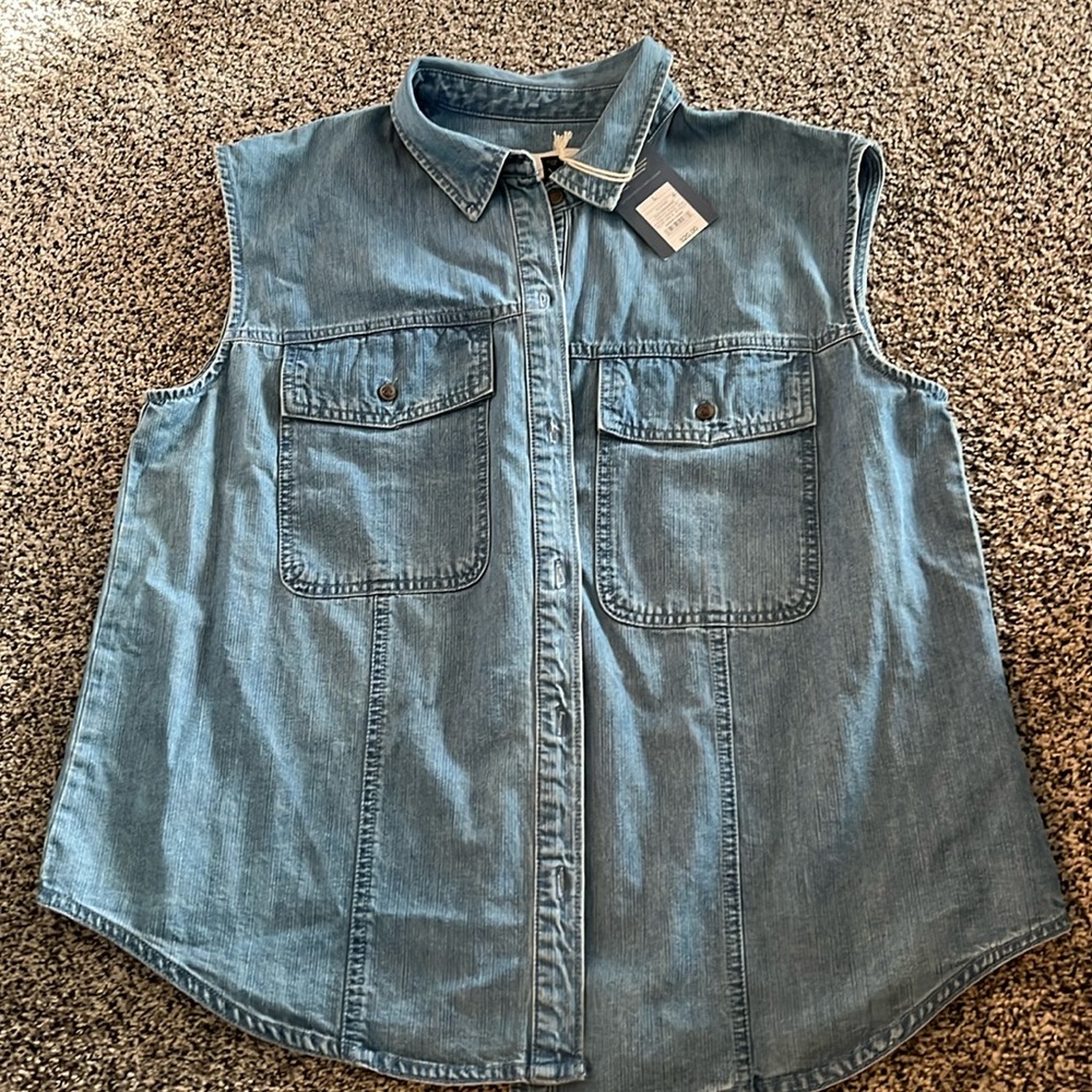 Women's Sleeveless Jean Shirt.